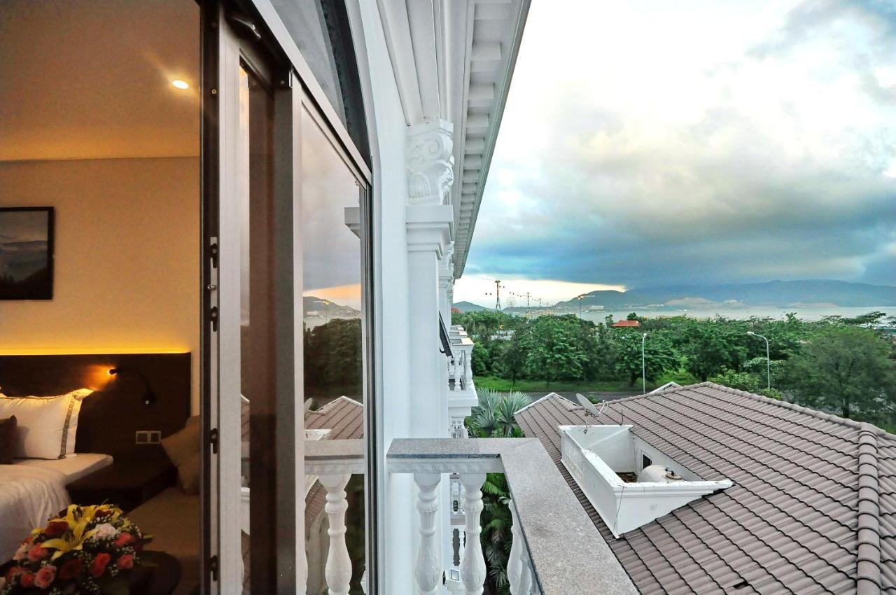 Crown Nguyen Hoang Hotel Nha Trang Exterior photo