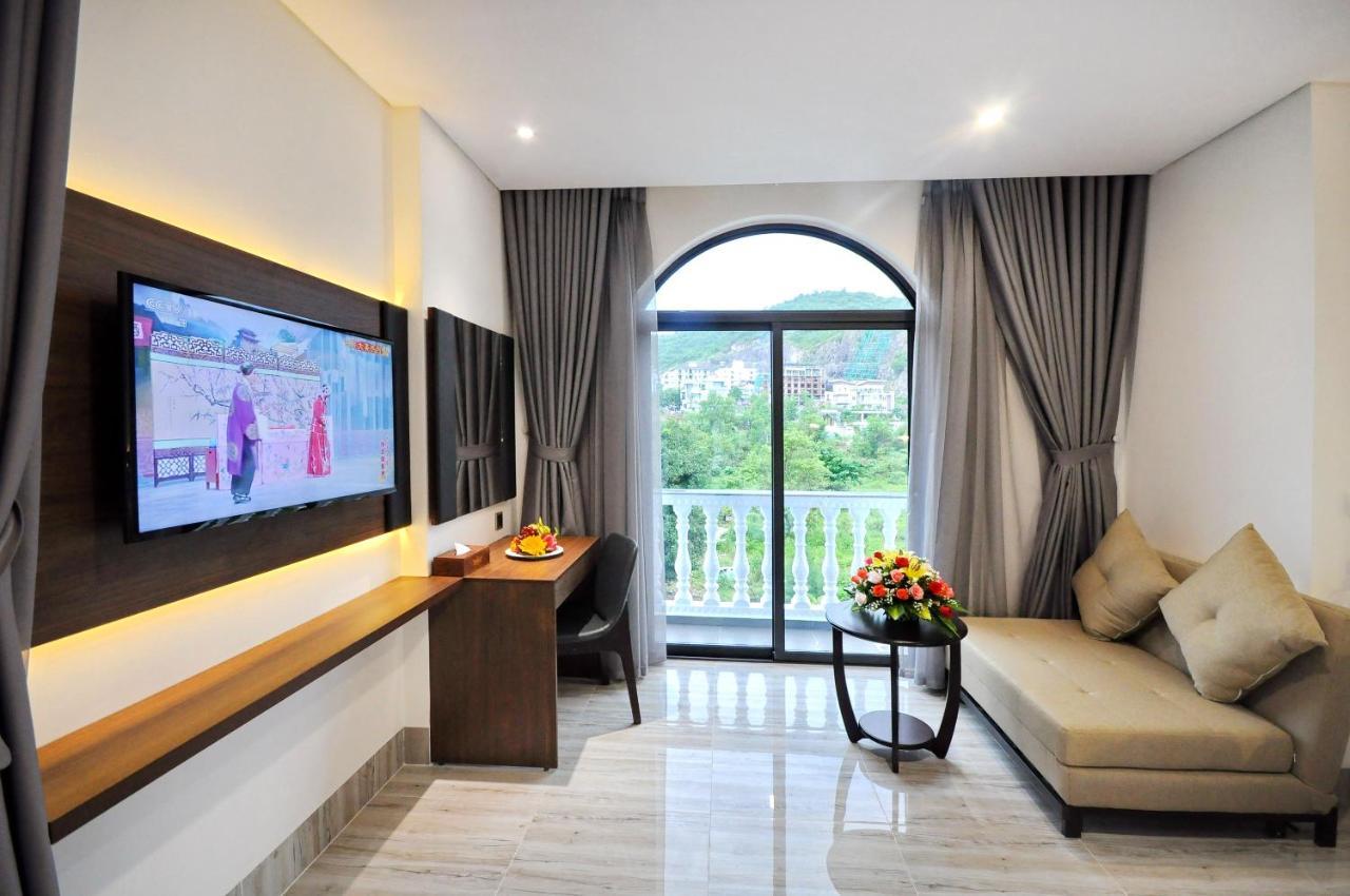 Crown Nguyen Hoang Hotel Nha Trang Exterior photo