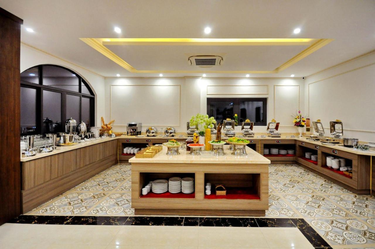 Crown Nguyen Hoang Hotel Nha Trang Exterior photo